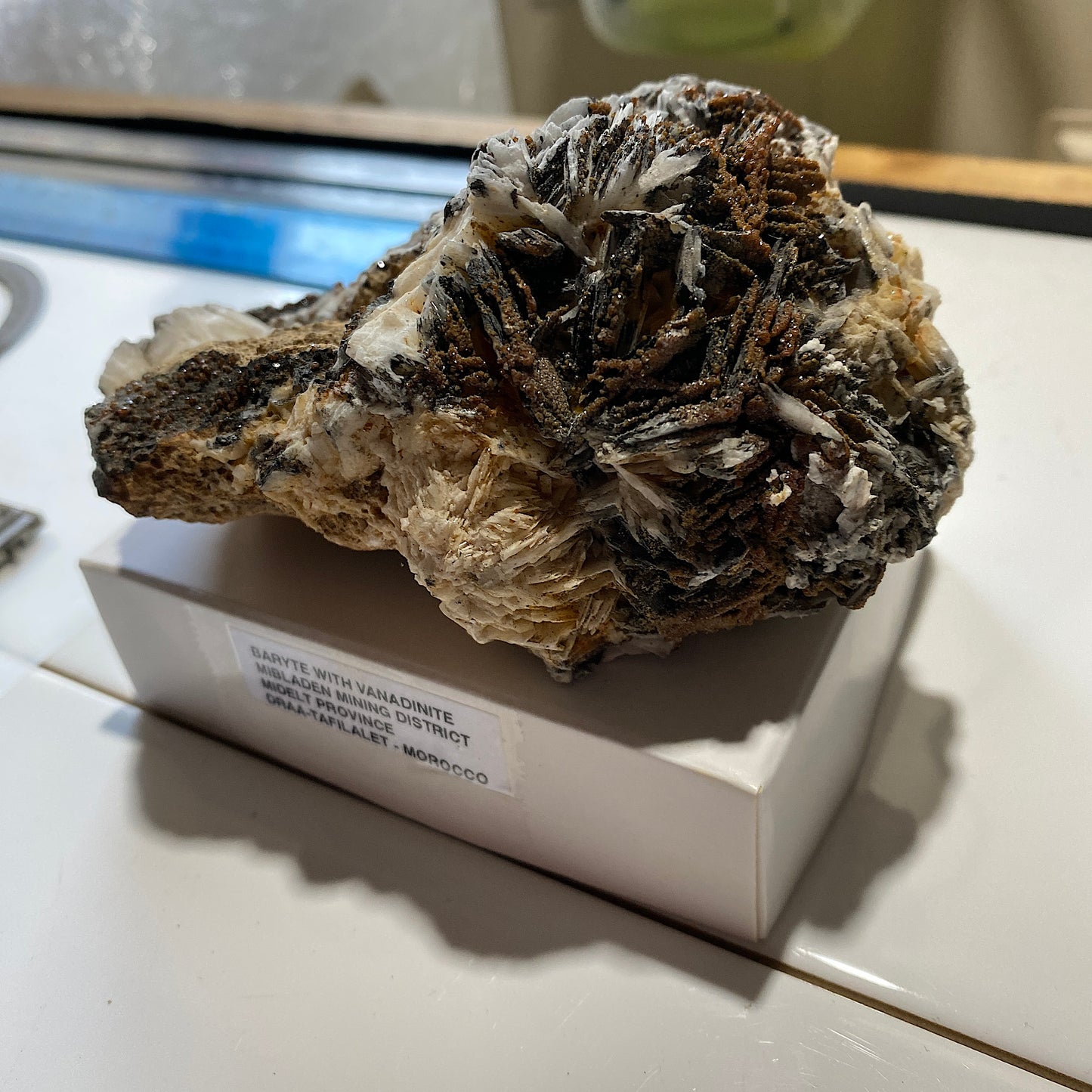 BARYTE WITH VANADINITE : MIBLADEN MINING DISTRICT, MOROCCO - 655g MF4514