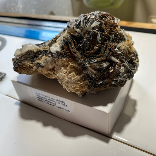 BARYTE WITH VANADINITE : MIBLADEN MINING DISTRICT, MOROCCO - 655g MF4514