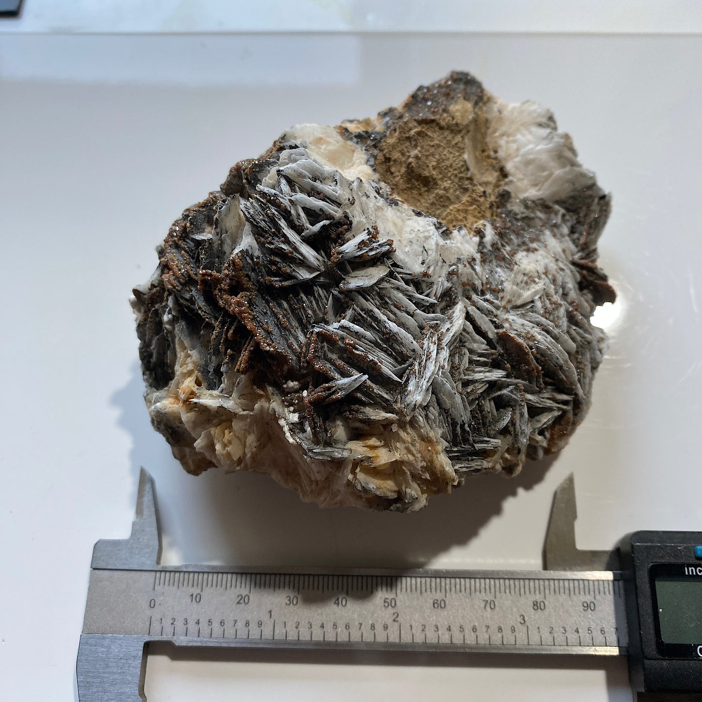 BARYTE WITH VANADINITE : MIBLADEN MINING DISTRICT, MOROCCO - 655g MF4514