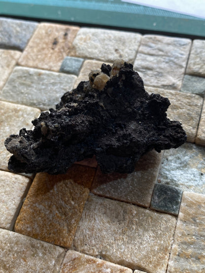 TENNANTITE : LEVANT MINE, PENDEEN, CORNWALL. 98g MF5142