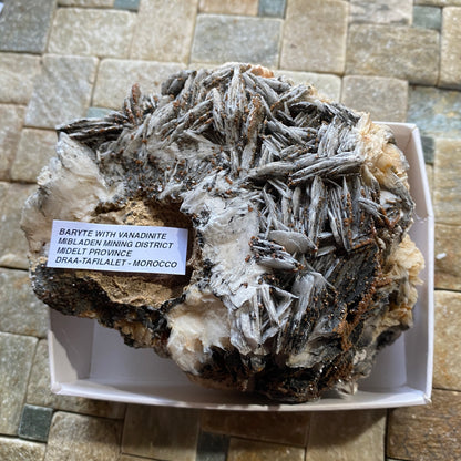 BARYTE WITH VANADINITE : MIBLADEN MINING DISTRICT, MOROCCO - 655g MF4514