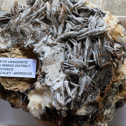 BARYTE WITH VANADINITE : MIBLADEN MINING DISTRICT, MOROCCO - 655g MF4514