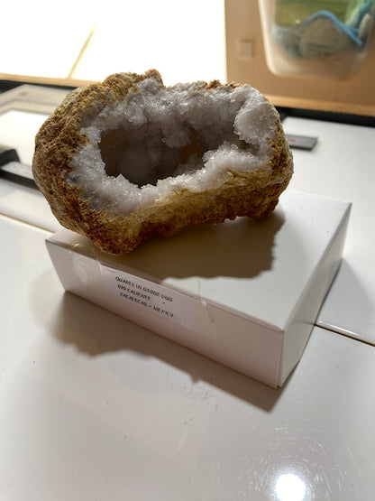 QUARTZ IN GEODE VUG : OJO CALIENTE, ZACATECAS, MEXICO  270g. MF5143