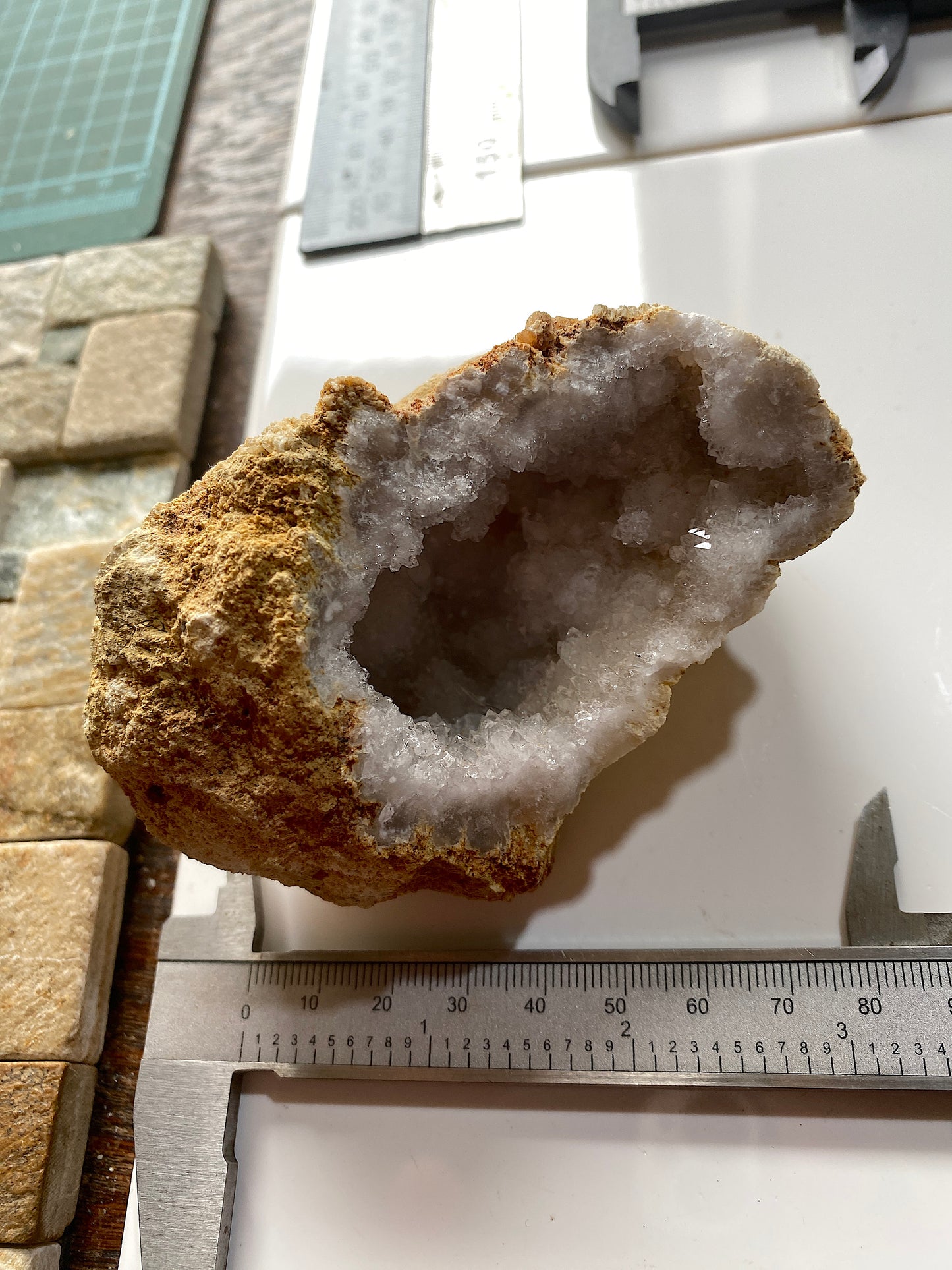 QUARTZ IN GEODE VUG : OJO CALIENTE, ZACATECAS, MEXICO  270g. MF5143