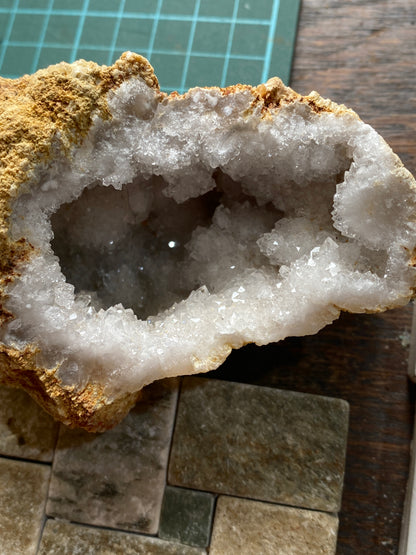QUARTZ IN GEODE VUG : OJO CALIENTE, ZACATECAS, MEXICO  270g. MF5143