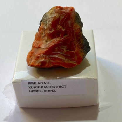 8 WORLDWIDE INTERESTING MINERAL SPECIMENS. MF4178