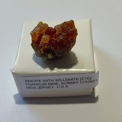 ZINCITE WITH WILLEMITE [ETC] - FRANKLIN MINE, NEW JERSEY, U.S.A. 15g MF4179