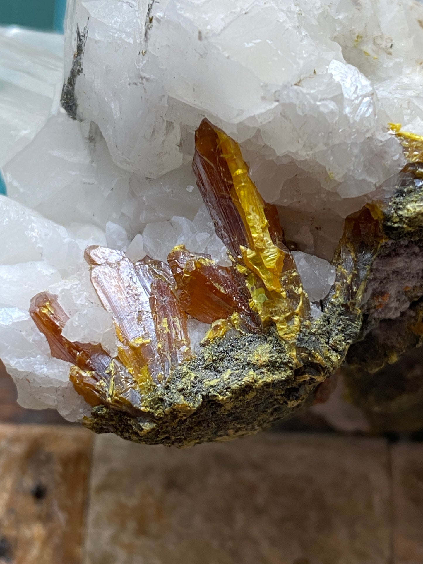 CALCITE WITH ORPIMENT & REALGAR : RARE SPECIMEN FROM MERCUR MINE, UTAH, U.S.A. 294g MF5147