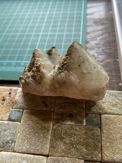 QUARTZ [ETC] : GEEVOR MINE, PENDEEN, ST JUST, CORNWALL, ENGLAND. 137g. MF5148
