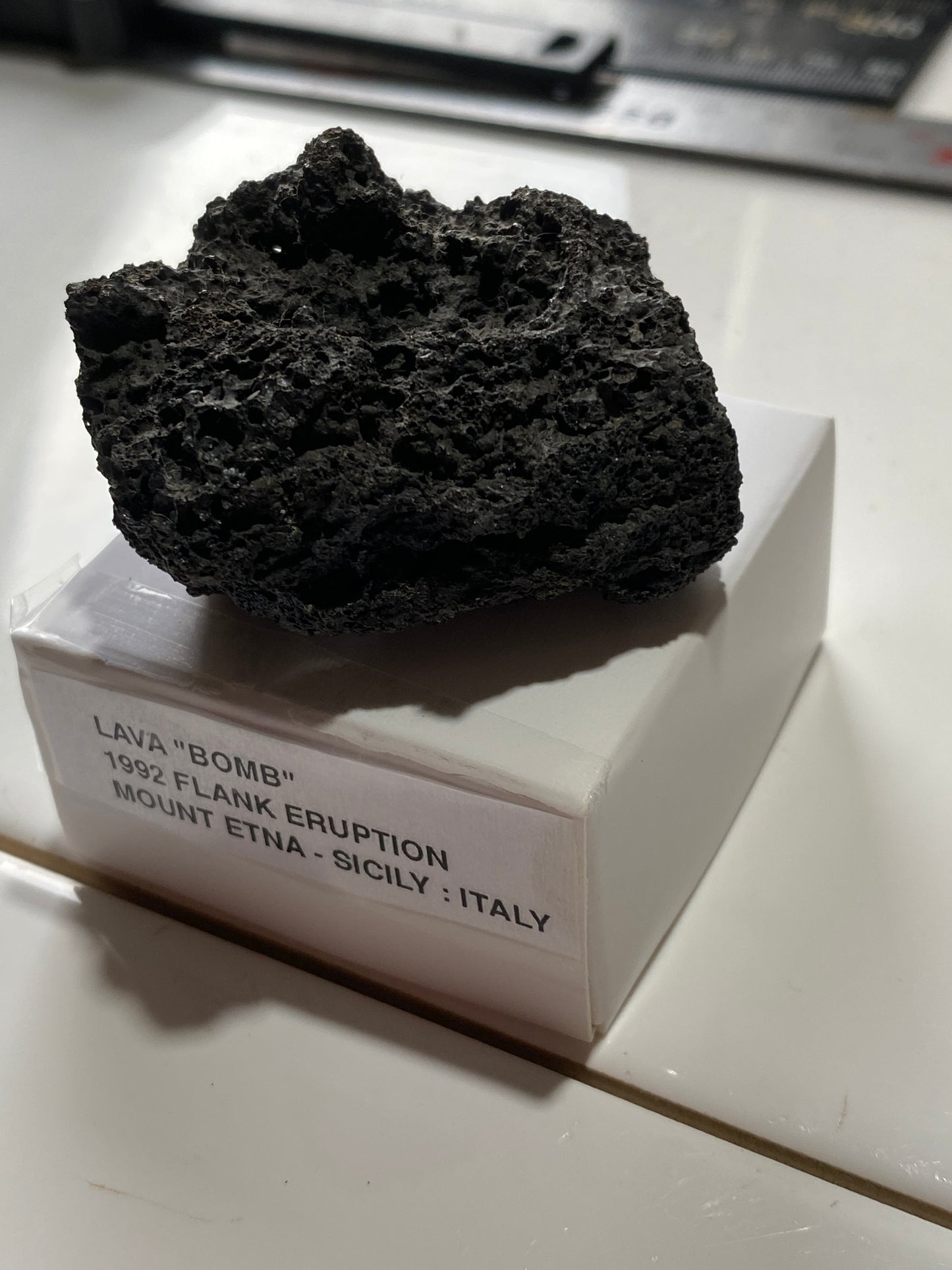 LAVA "BOMB" : 1992 MT ETNA FLANK ERUPTION, SICILY, ITALY   27g MF5149