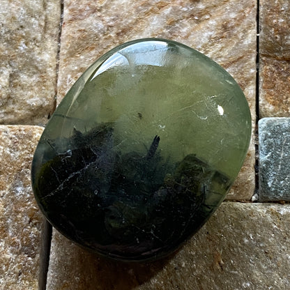 PREHNITE WITH EPIDOTE GEMSTONE : KAYES REGION, MALI, AFRICA LARGE 46.27Ct MFG5478