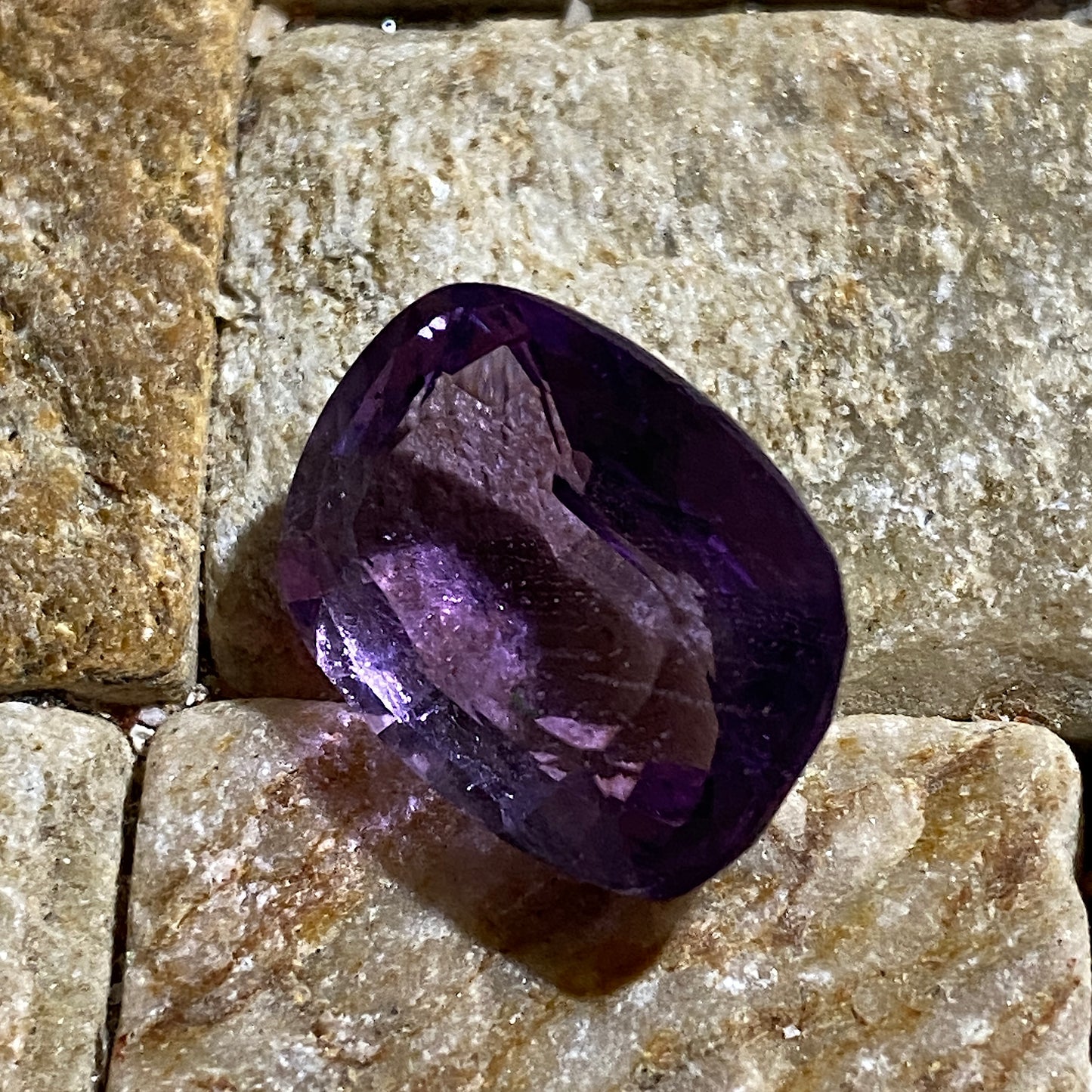 AMETHYST QUARTZ NATURAL GEMSTONE - KALOMO DISTRICT, ZAMBIA 9.99Ct  MFG5465