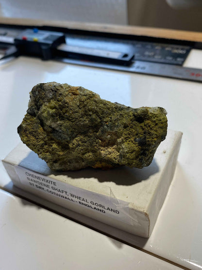 CHENEVIXITE : BAWDENE SHAFT, WHEAL GARLAND, ST DAY, CORNWALL  110g MF5152