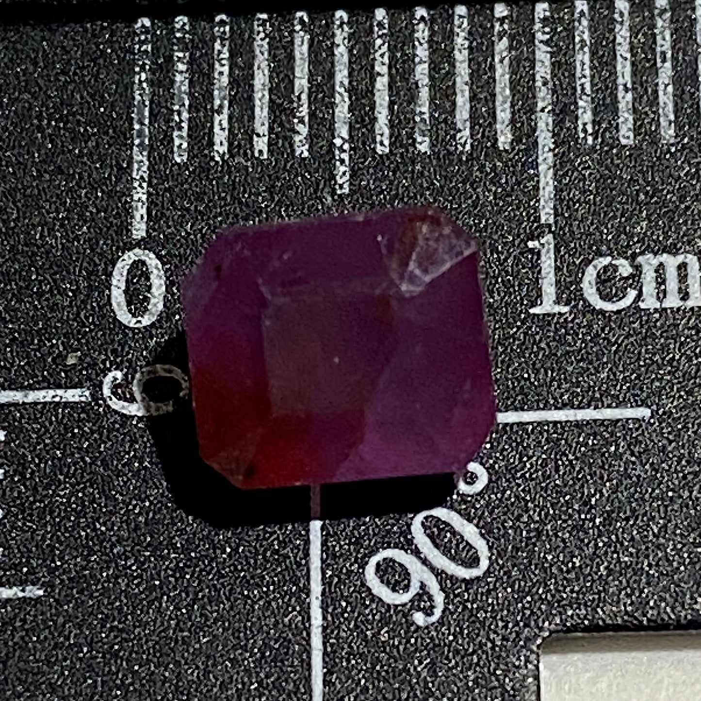 RUBY CORUNDUM NATURAL GEMSTONE - LUC YEN, VIETNAM 2.00Ct MFG5474