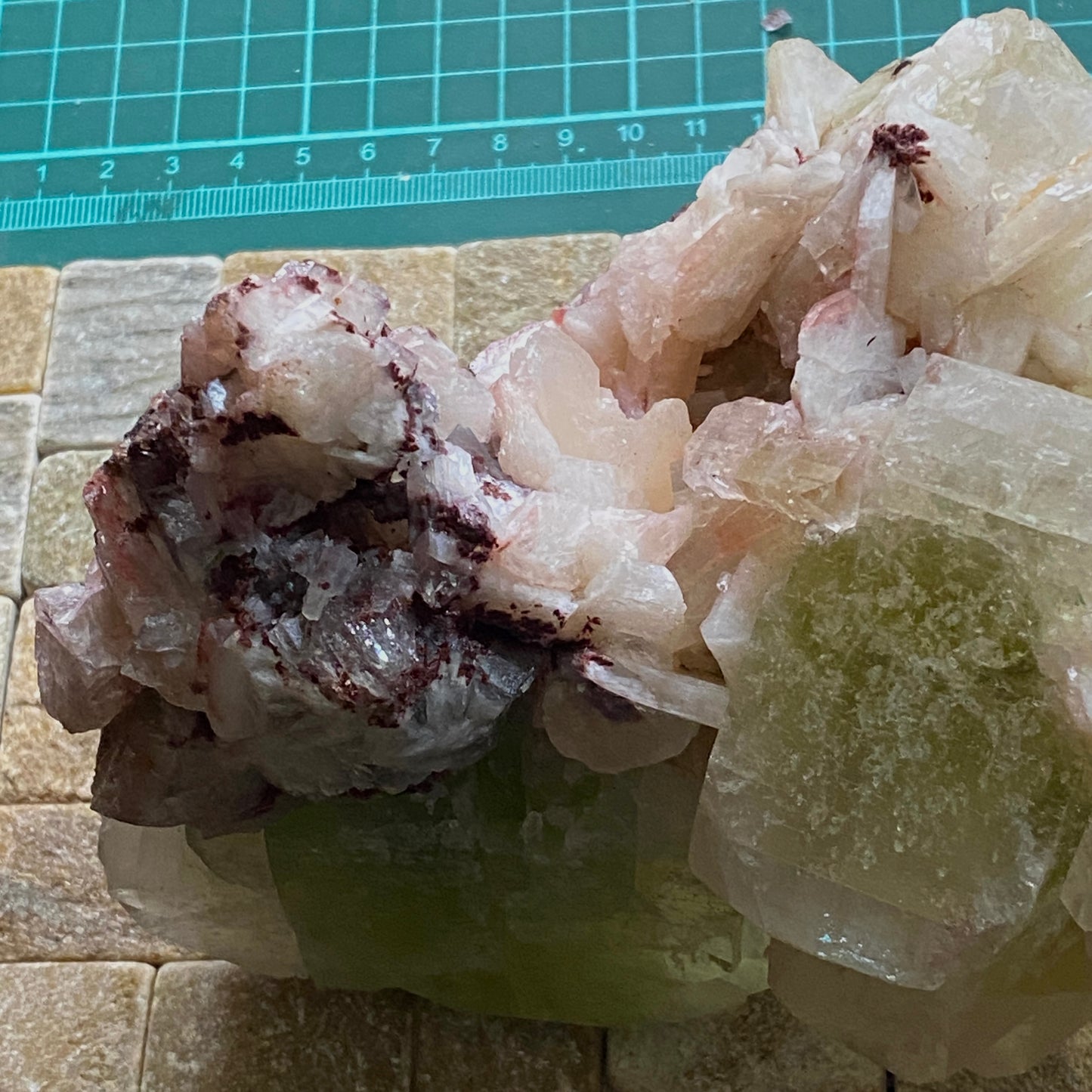 APOPHYLLITE BEAUTIFUL SPECIMEN FROM PUNE DISTRICT, MAHARASHTRA, INDIA. LARGE 1403g MF4188