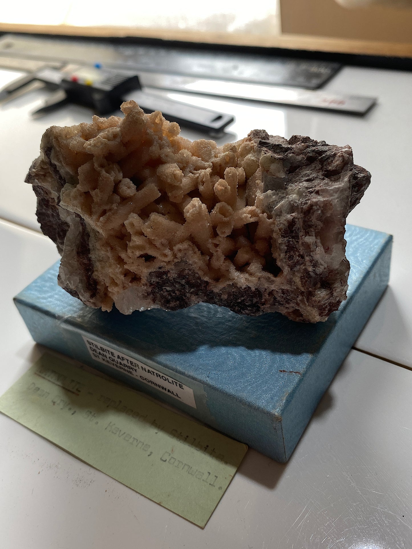 STILBITE AFTER NATROLITE RARE SPECIMEN FROM DEAN QUARRY, CORNWALL  211g MF5159