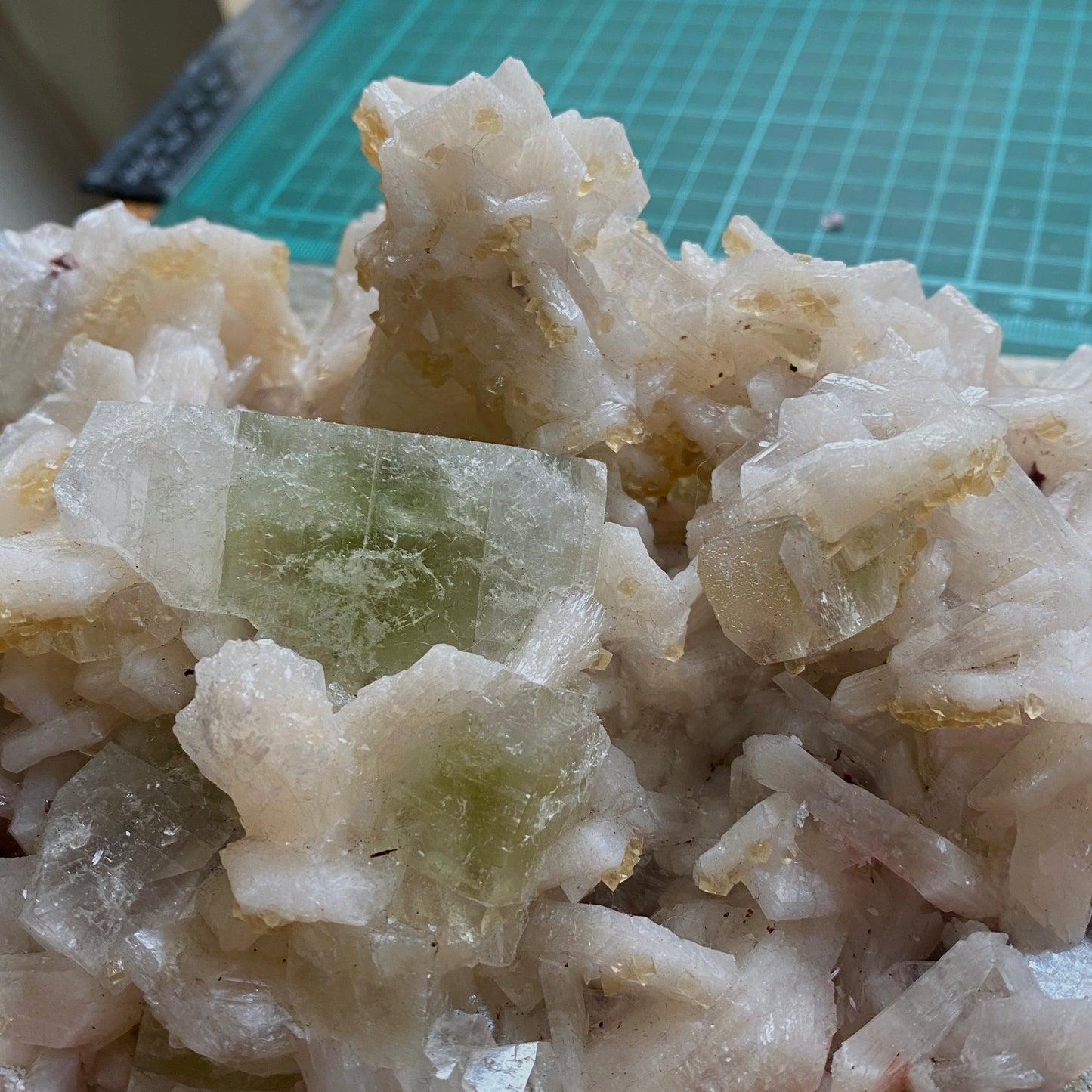 FLUORAPOPHYLLITE WITH STILBITE  - PUNE DISTRICT, MAHARASHTRA, INDIA LARGE 1057g MF4190