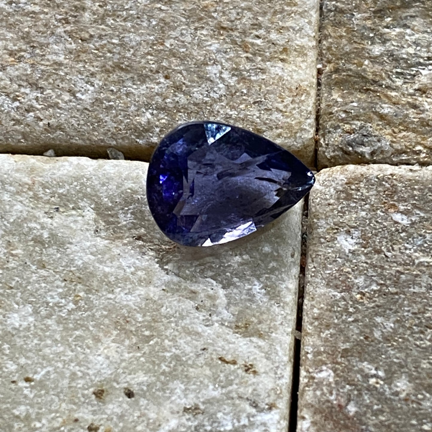 IOLITE NATURAL GEMSTONE - BABATI, MANYARA, TANZANIA 1.98Ct MFG5469