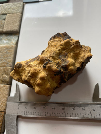 OCHRE ON QUARTZ UNUSUAL SPECIMEN : WHITSTONE OCHRE WORKS, DEVON 192g MF5160