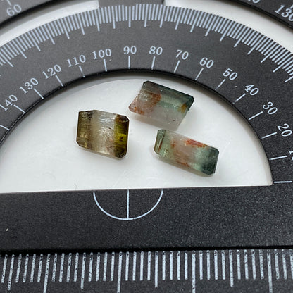 TOURMALINE NATURAL GEMSTONES x 3 : JAGODA MINE, MKUSHI, ZAMBIA. 4.55Ct MFG5470