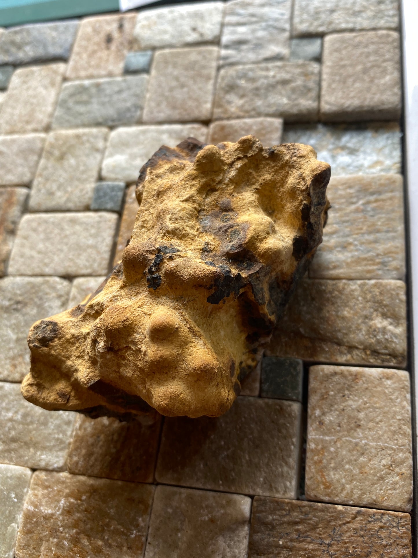 OCHRE ON QUARTZ UNUSUAL SPECIMEN : WHITSTONE OCHRE WORKS, DEVON 192g MF5160