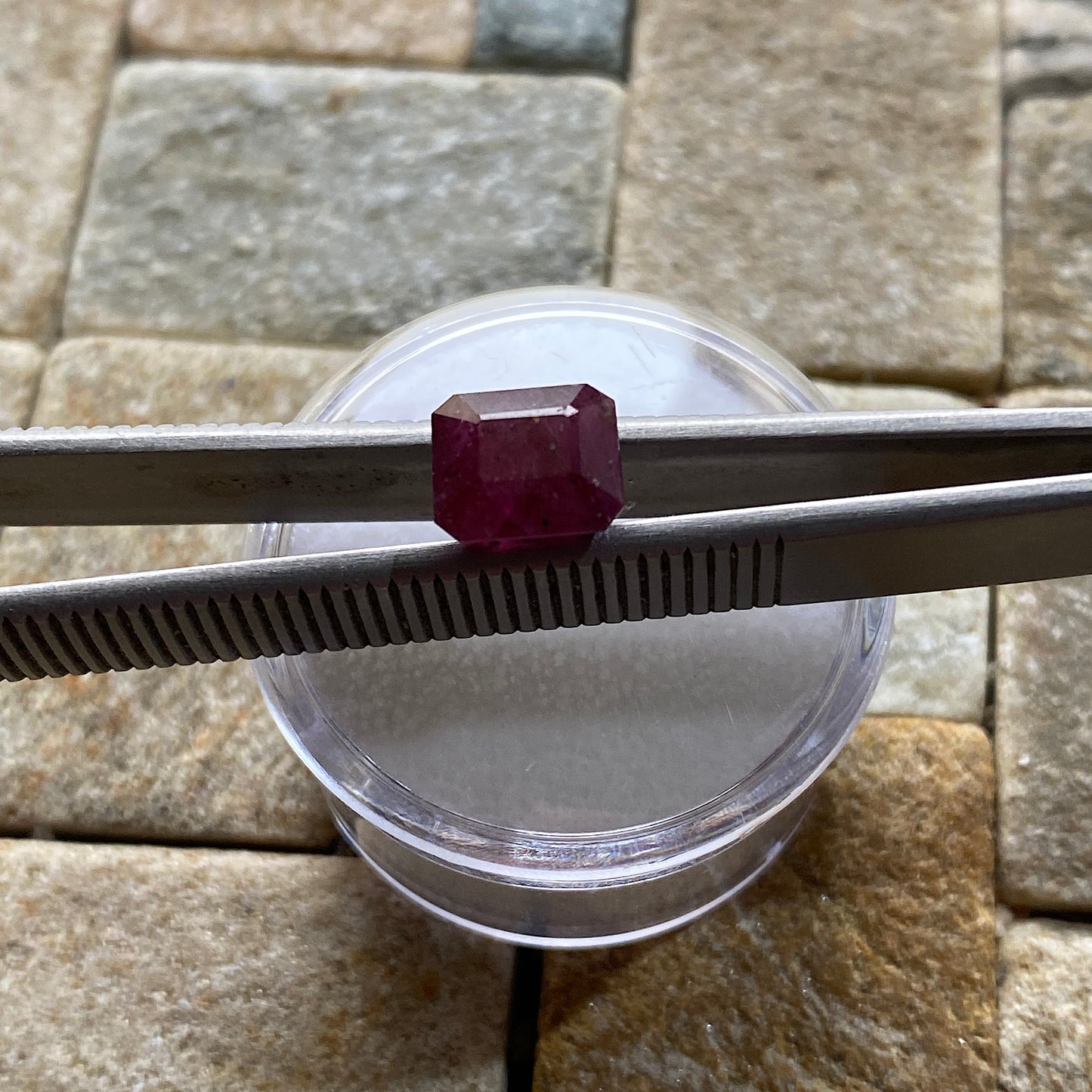 RUBY CORUNDUM NATURAL GEMSTONE : LUC YEN, VIETNAM. 3.30Ct MFG5473