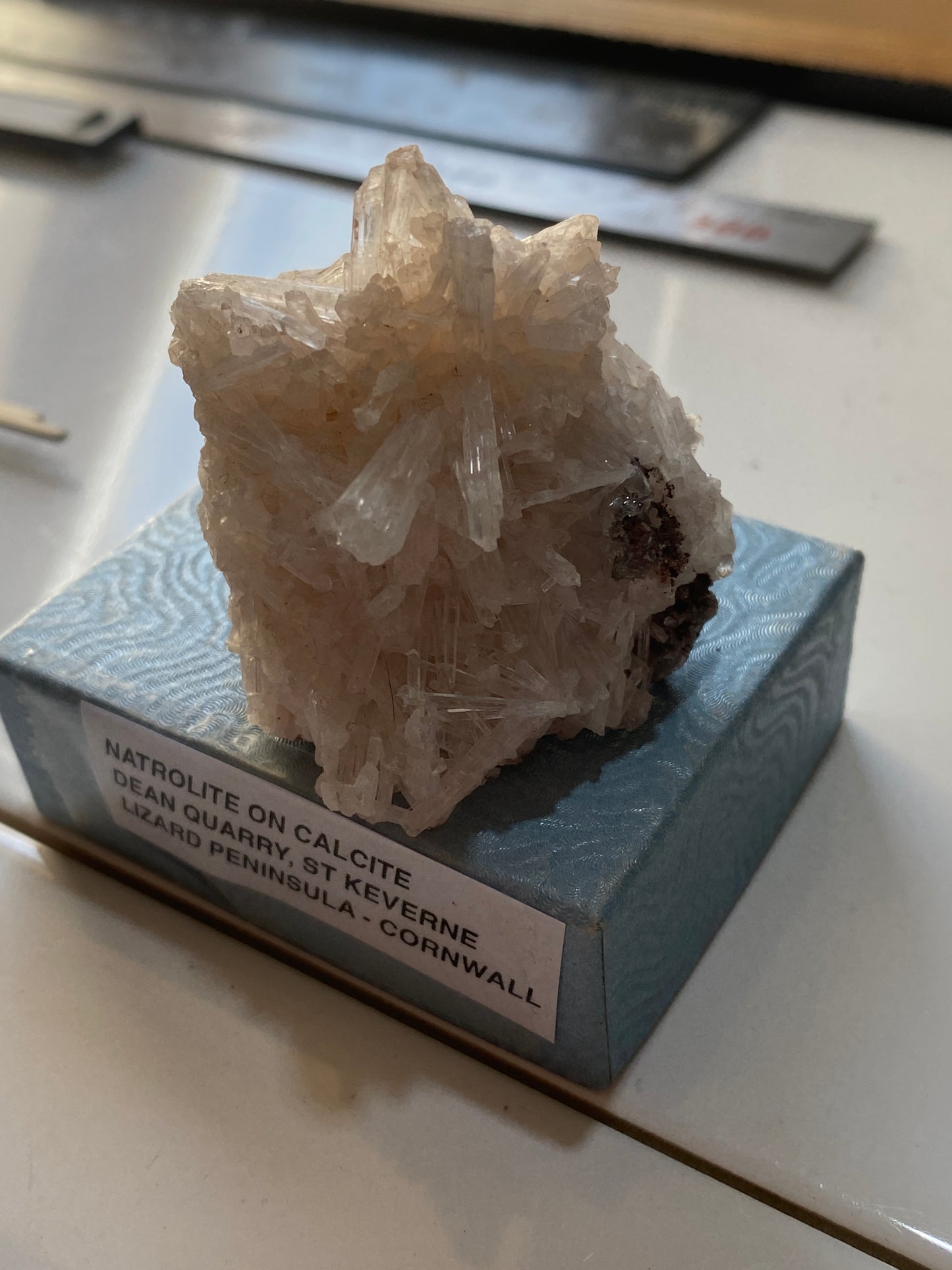 NATROLITE : DEAN QUARRY, ST KEVERNE, THE LIZARD PENINSULA, CORNWALL 67g MF5165