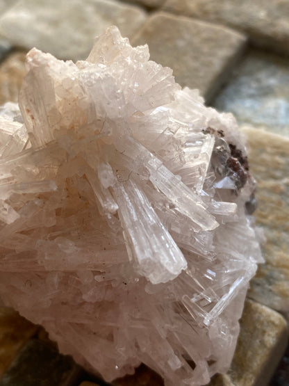 NATROLITE : DEAN QUARRY, ST KEVERNE, THE LIZARD PENINSULA, CORNWALL 67g MF5165