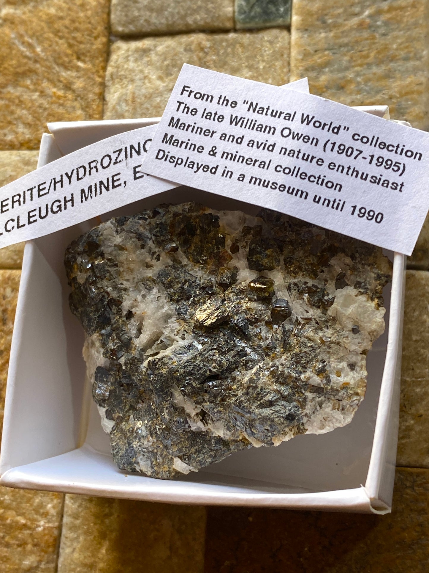 SPHALERITE/HYDROZINCITE/CALCITE ETC : SMALLCLEUGH MINE, CUMBRIA 63g MF5166