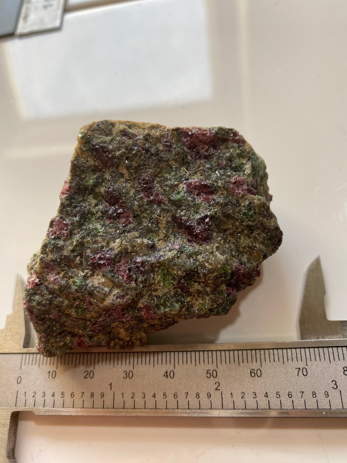 GARNETV RICH ECLOGITE : ALMKLOR, SUNNIMAR, NORWAY. 158g. MF5167