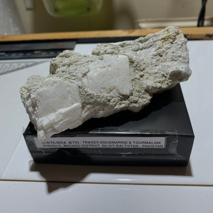 ALBITE/MICA WITH TRACES AQUAMARINE & TOURMALINE ETC : SHENGUS, ROUNDU DISTRICT, GILGIT-BALTISTAN.PAKISTAN
