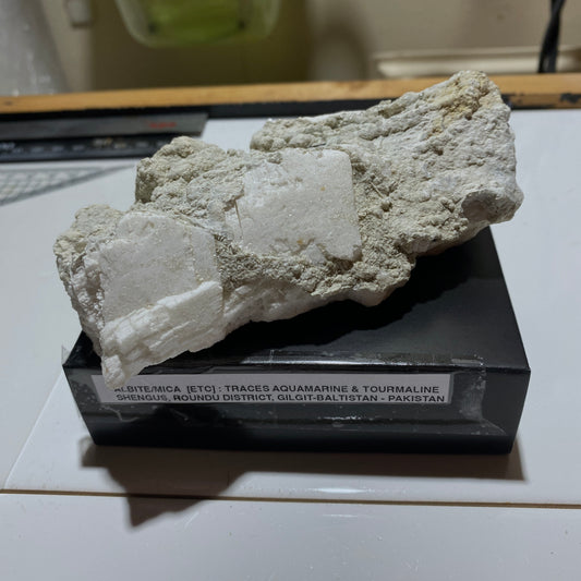 ALBITE/MICA WITH TRACES AQUAMARINE & TOURMALINE ETC : SHENGUS, ROUNDU DISTRICT, GILGIT-BALTISTAN.PAKISTAN