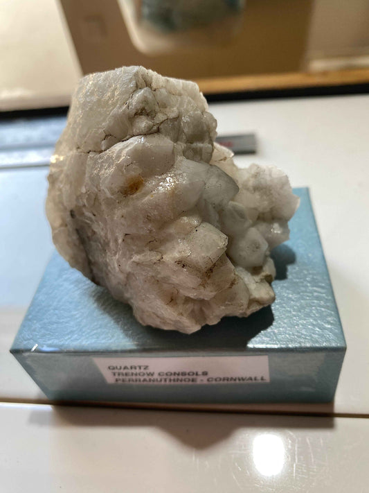 QUARTZ : TRENOW CONSOLS, PERRANUTHNOE, CORNWALL  215g MF5170