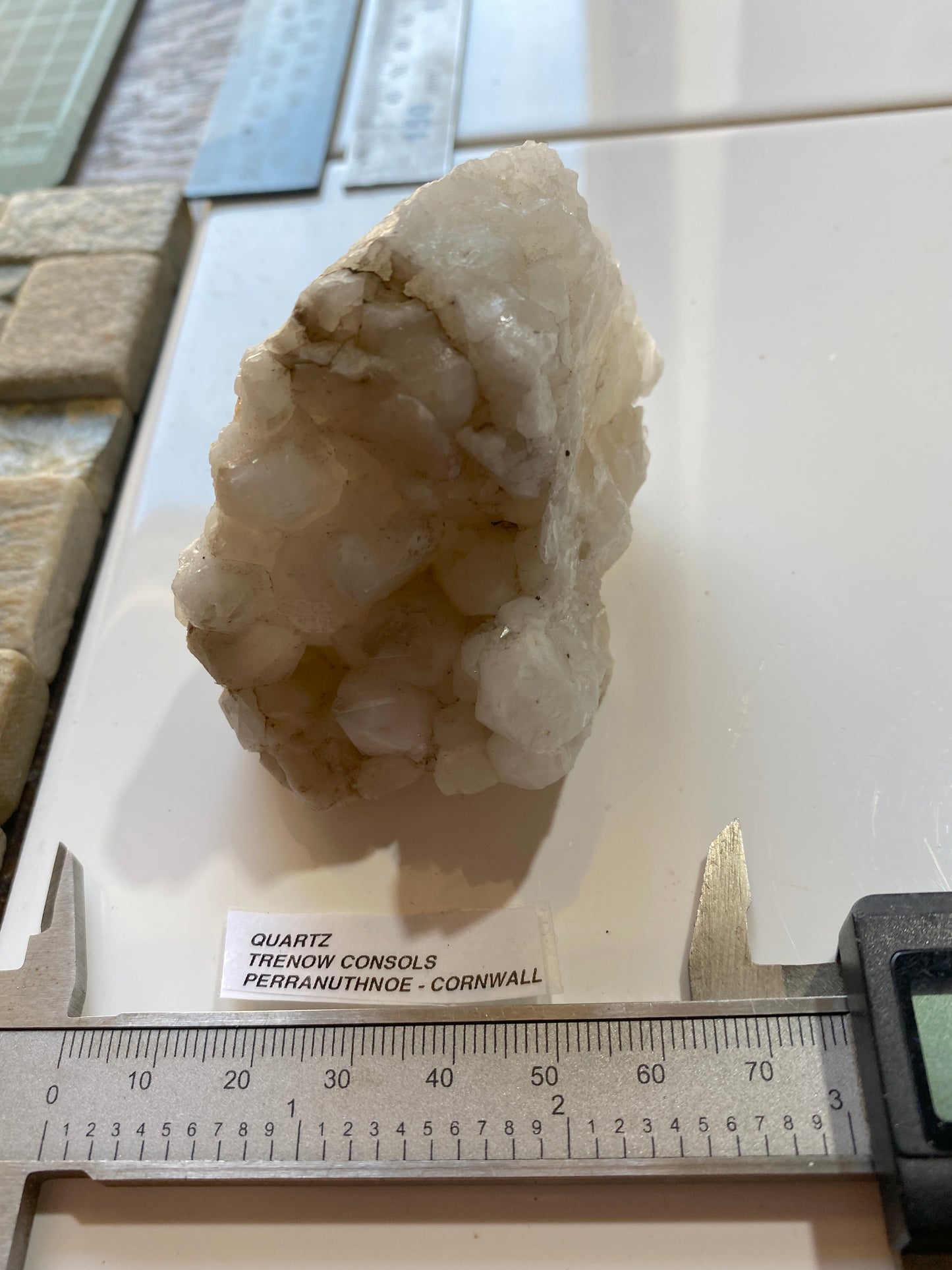 QUARTZ : TRENOW CONSOLS, PERRANUTHNOE, CORNWALL  215g MF5170