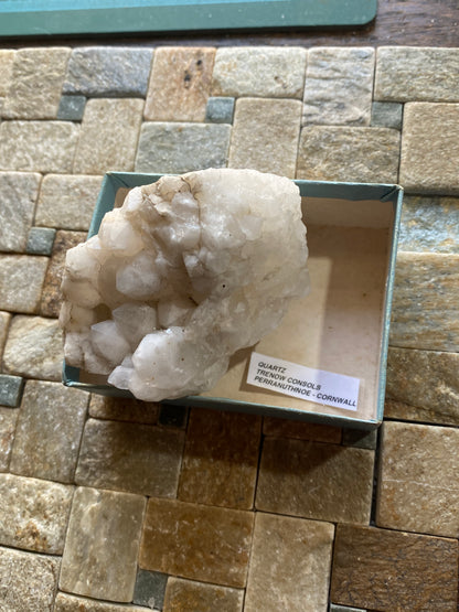 QUARTZ : TRENOW CONSOLS, PERRANUTHNOE, CORNWALL  215g MF5170