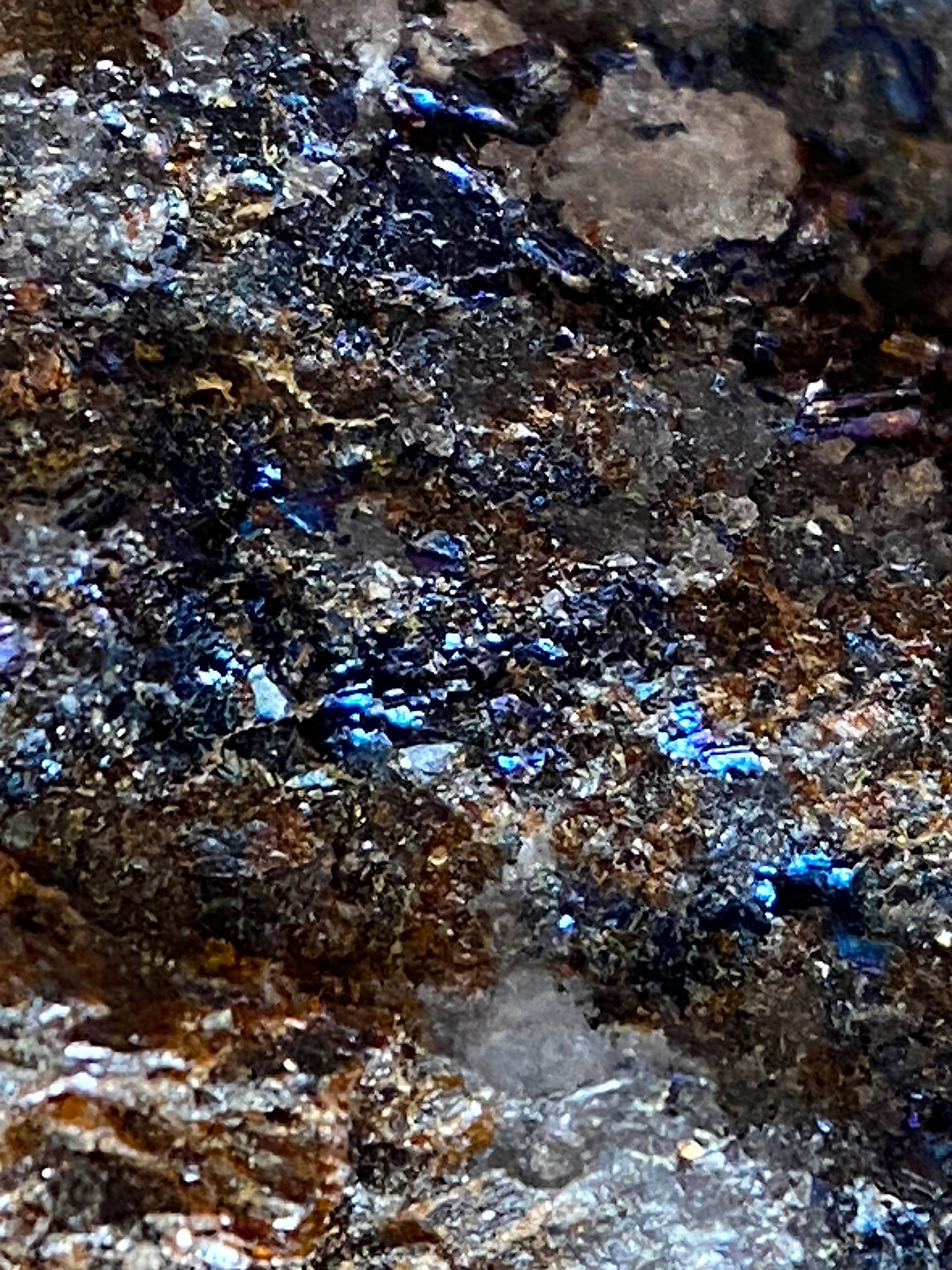 IRIDESCENT  CHALCOPYRITE [ETC] : ASHLEY MINE, ONTARIO, CANADA  171g MF517§