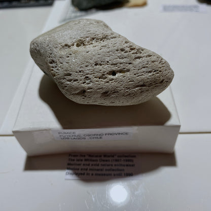 PUMICE VOLCANIC EJECTA : PUYEHUE, OSORNO, LOS LAGOS, CHILE 29g MF4528