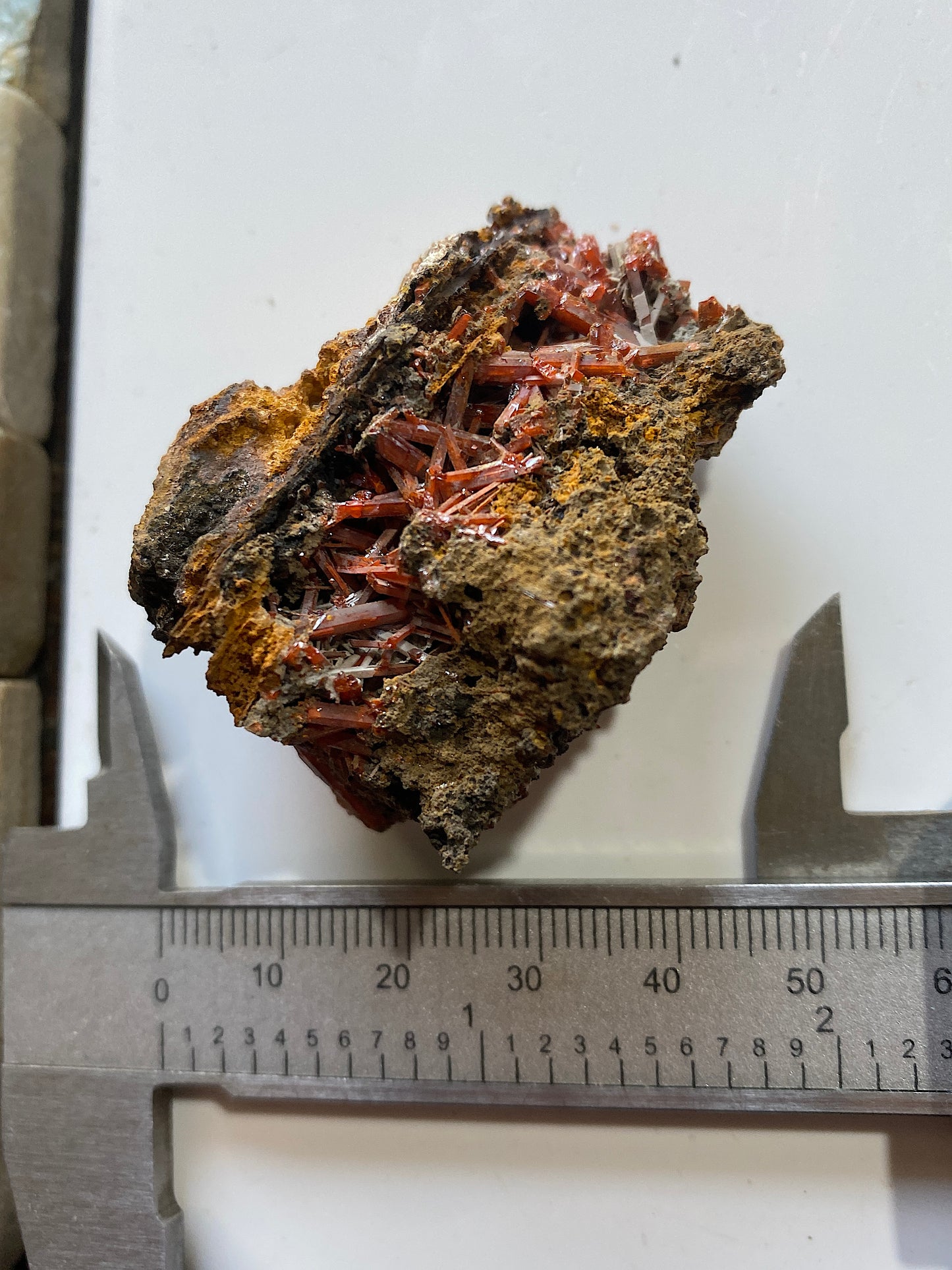 CROCOITE : ADELAIDE MINE, TASMANIA, AUSTRALIA. 37g. MF5172