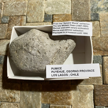 PUMICE VOLCANIC EJECTA : PUYEHUE, OSORNO, LOS LAGOS, CHILE 29g MF4528