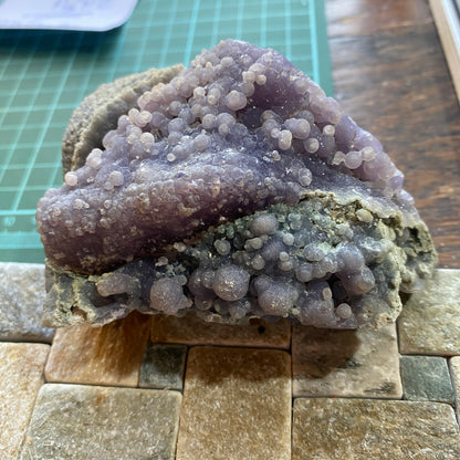 "GRAPE" AGATE : MAMAJU, WEST SULAWESI PROVINCE, INDONESIA 341g MF4531