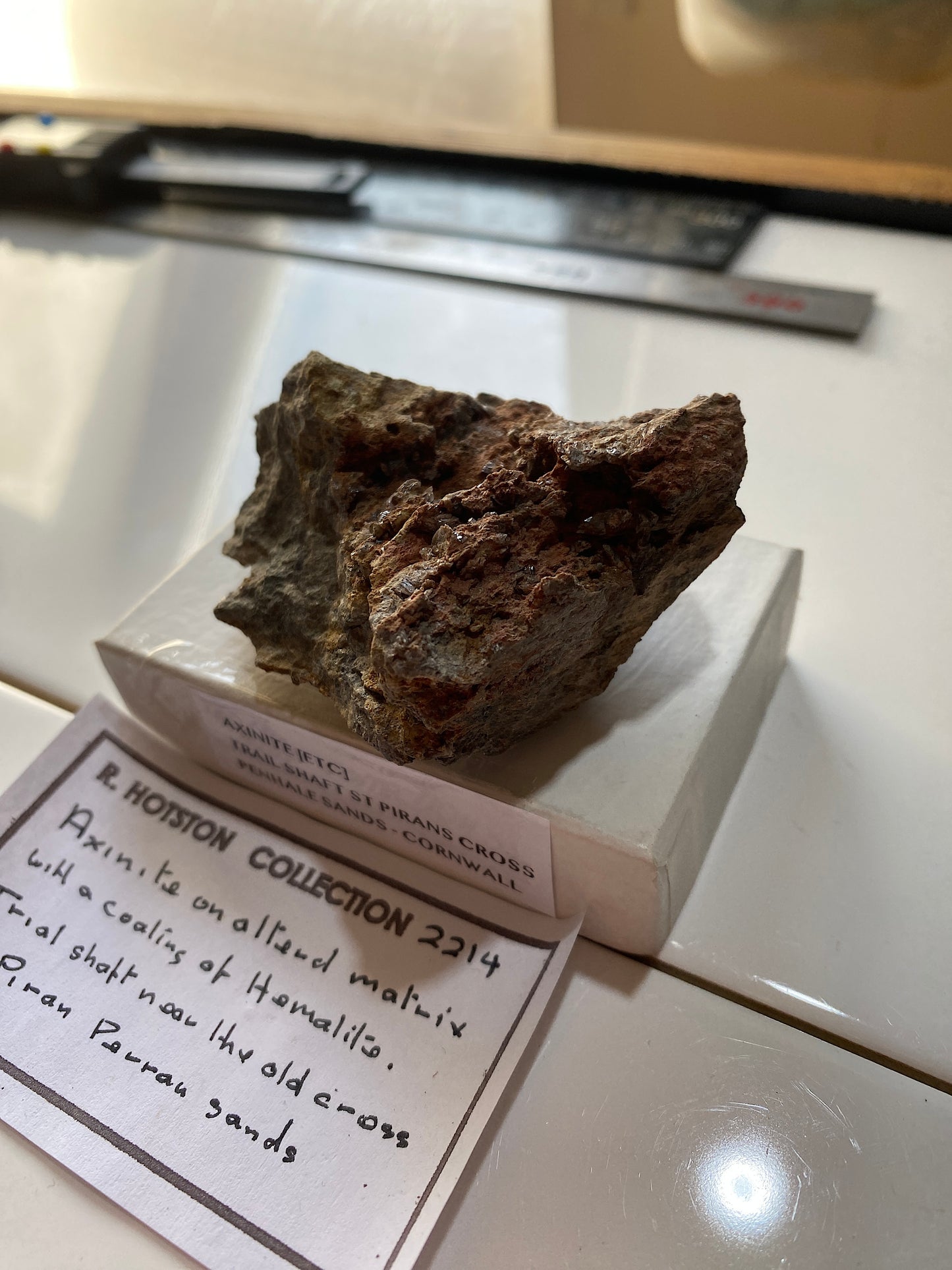 AXINITE [ETC] ON MATRIX : TRIAL SHAFT, ST PIRAN'S CROSS, PENHALE SANDS, CORNWALL  MF5181