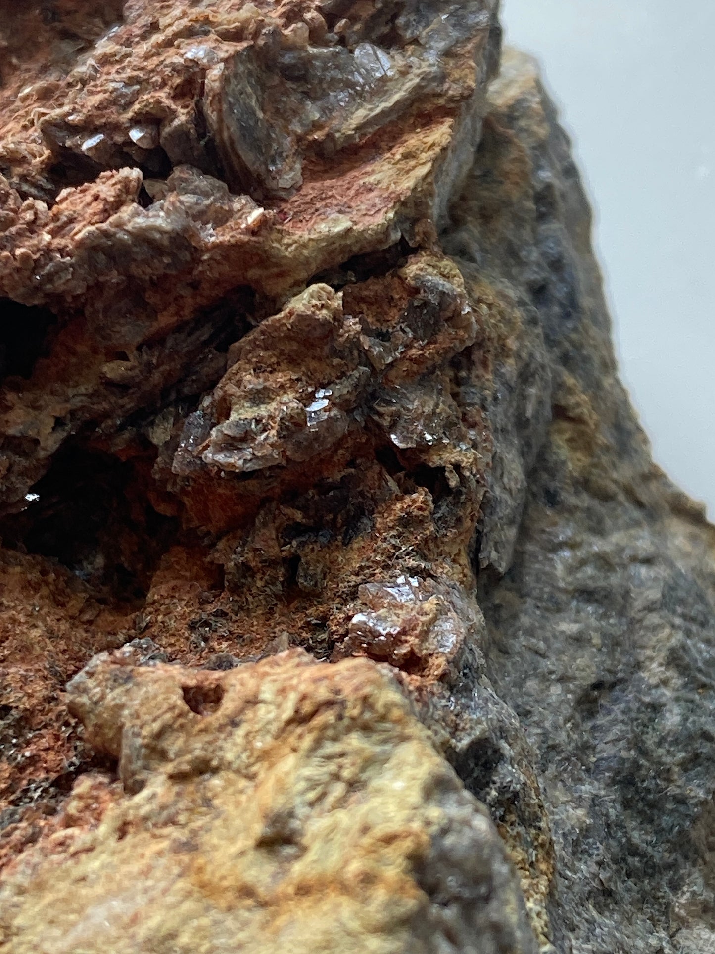 AXINITE [ETC] ON MATRIX : TRIAL SHAFT, ST PIRAN'S CROSS, PENHALE SANDS, CORNWALL  MF5181