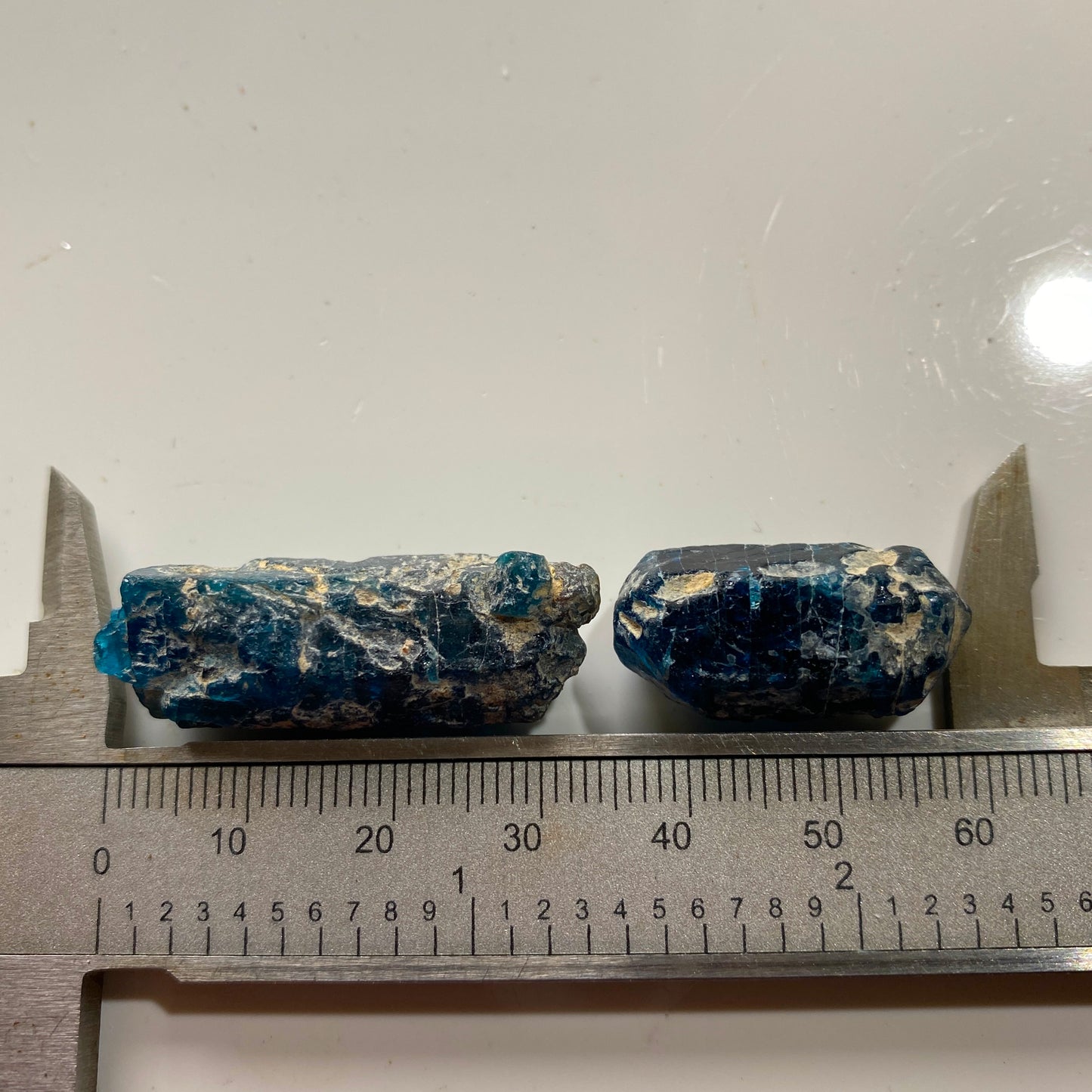 APATITE x 2 SPECIMENS : ROSSING MOUNTAINS, ERONGO, NAMIBIA 14g MF4538