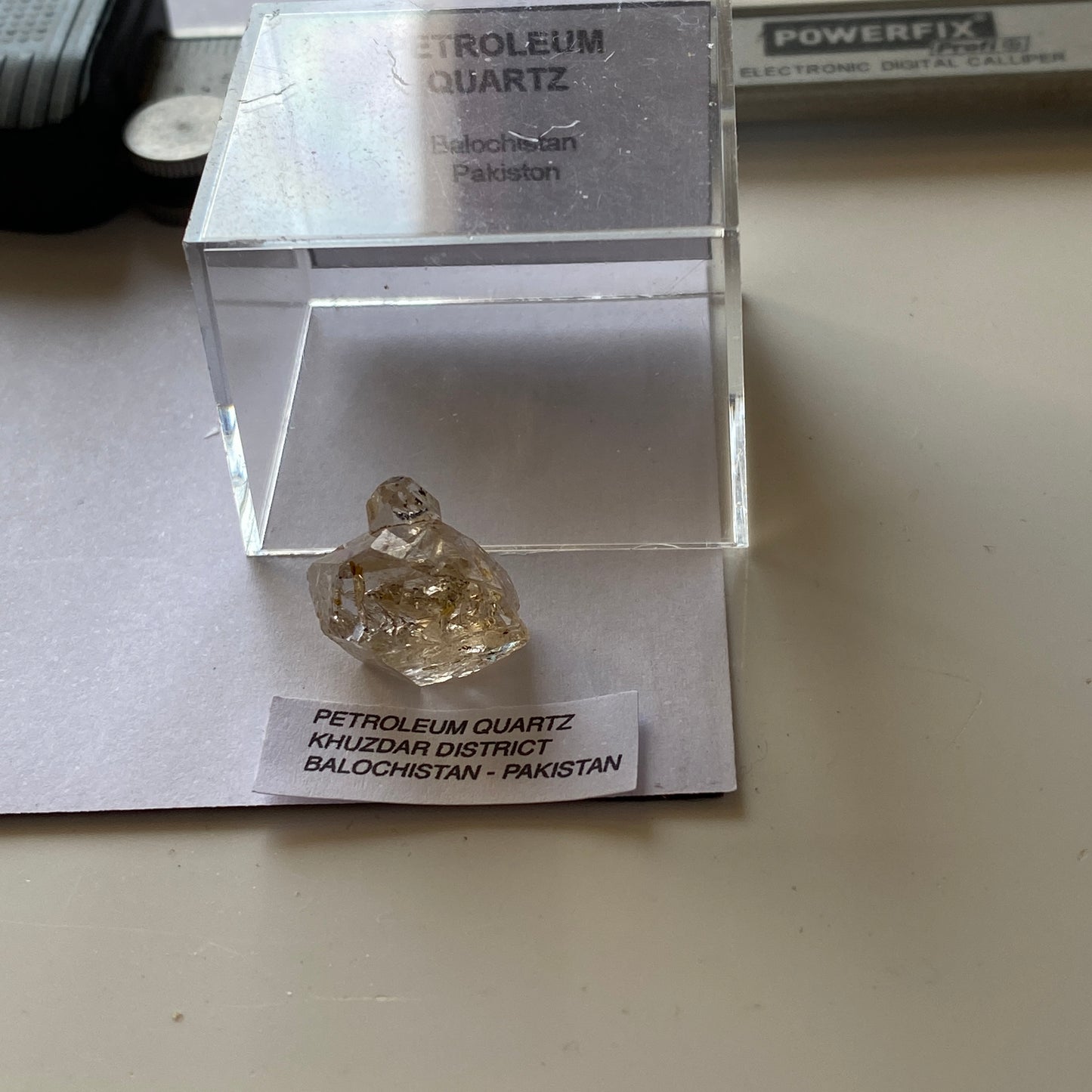 PETROLEUM QUARTZ CRYSTAL - KHUZDAR DISTRICT, BALOCHISTAN, PAKISTAN 3g MF4427