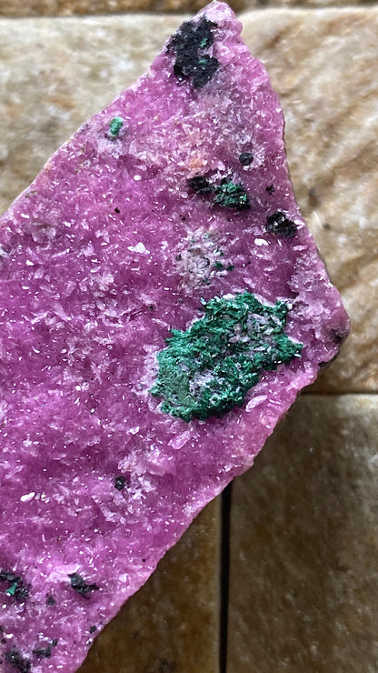MALACHITE ON COBALT BEARING CALCITE : KOLWEZI M.D., LUALABA, ZAIRE. 26g MF5184
