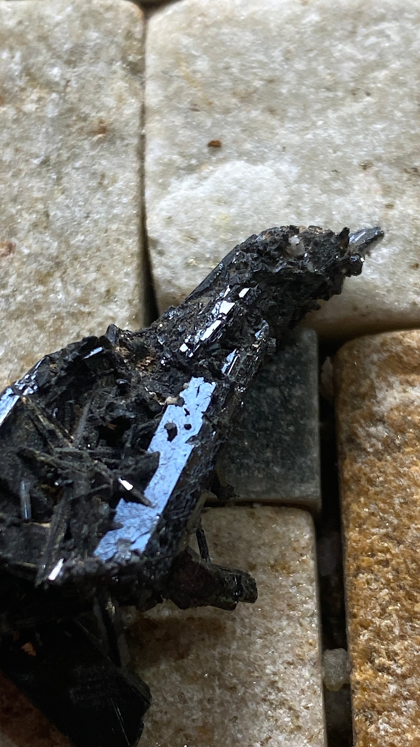 AEGIRINE : MOUNT MALOSA, ZOMBA, MALAWI. 7g MF5185