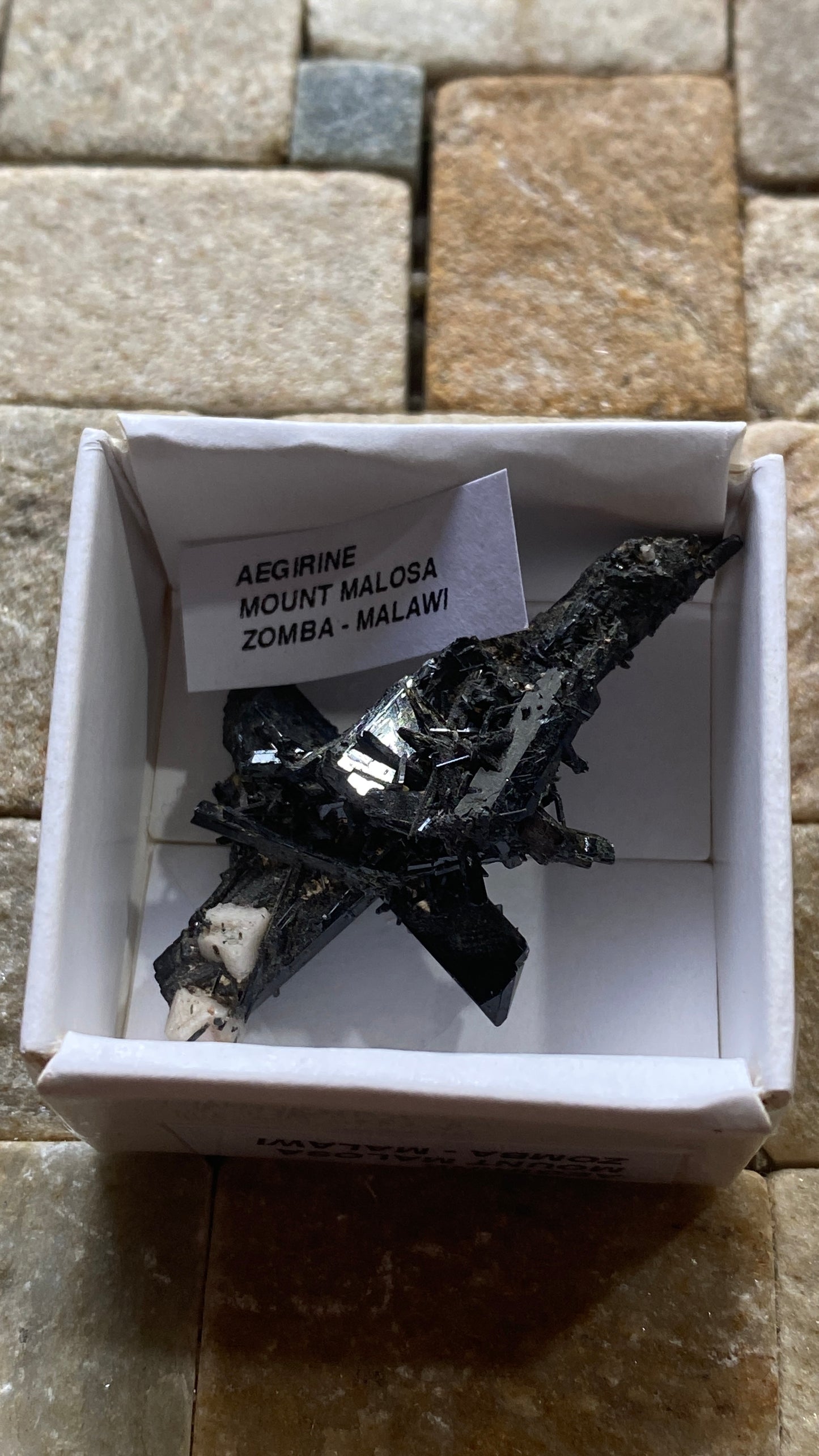 AEGIRINE : MOUNT MALOSA, ZOMBA, MALAWI. 7g MF5185