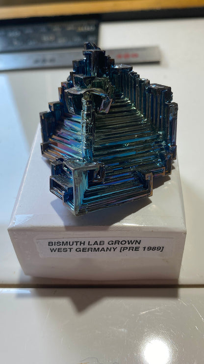 EXCEPTIONAL LAB GROWN BISMUTH : WEST GERMANY [PRE 1989]. 62g MF5186