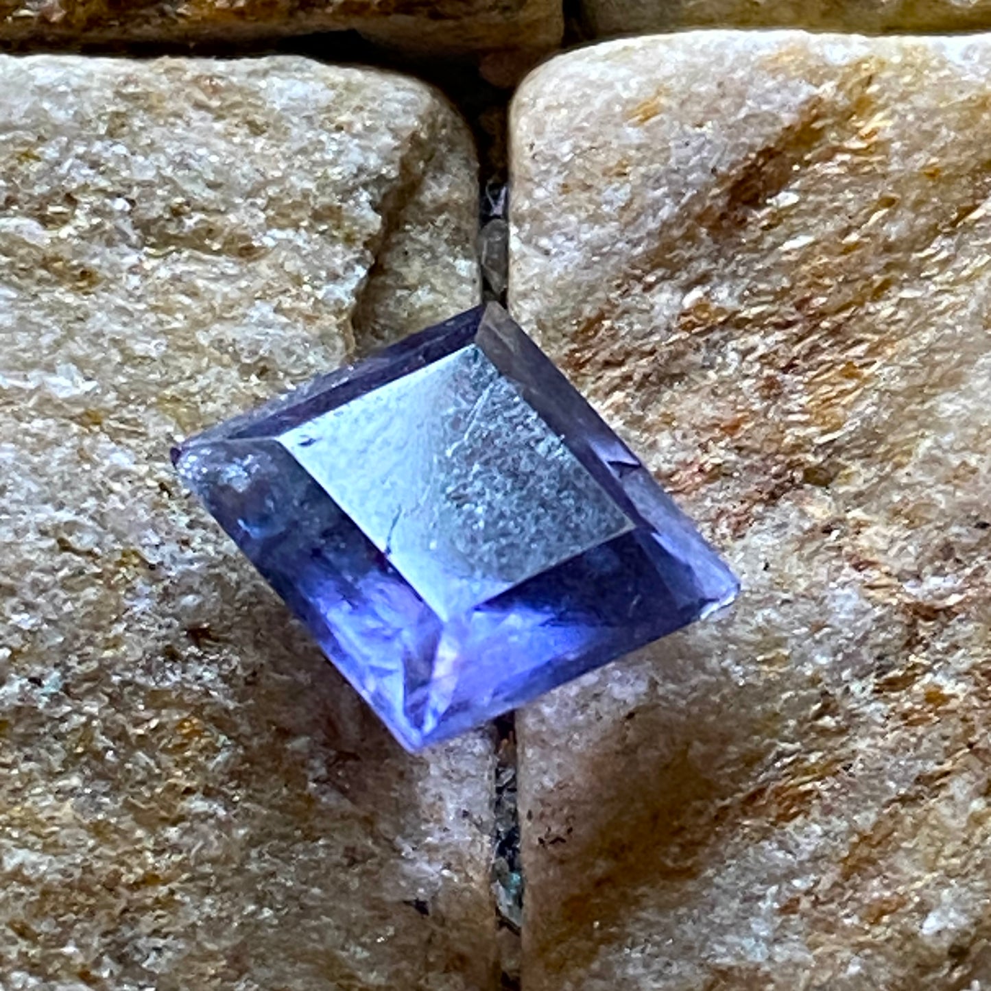IOLITE NATURAL MINED GEMSTONE - BABATI, MANYARA, TANZANIA 0.92Ct MFG5335