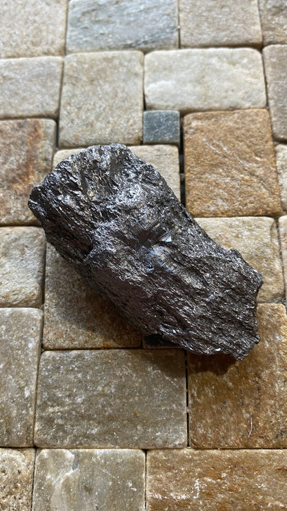 NATIVE GRAPHITE : WAD MINE, SEATHWAITE, BORROWDALE, CUMBRIA  28g MF5187